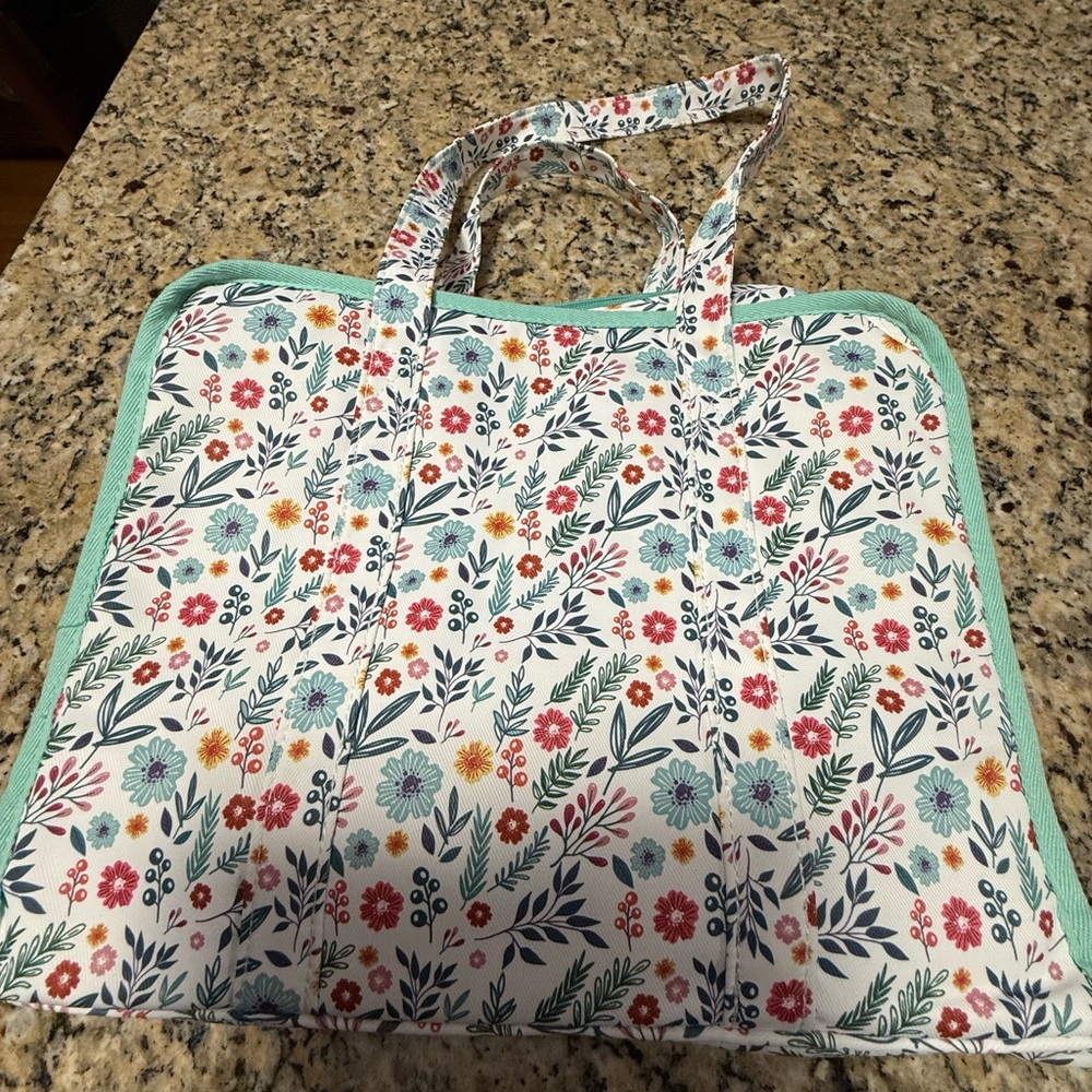 New travel bag with 22 different compartments - Picture 2 of 15